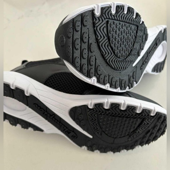 Champion Kids Size 3 Running Shoes - Picture 2 of 2